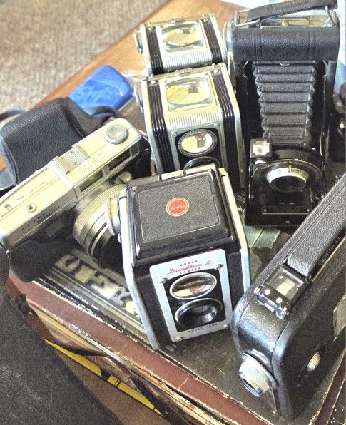 Vintage Photography Lovers. Tested And Comes With Film! Obo