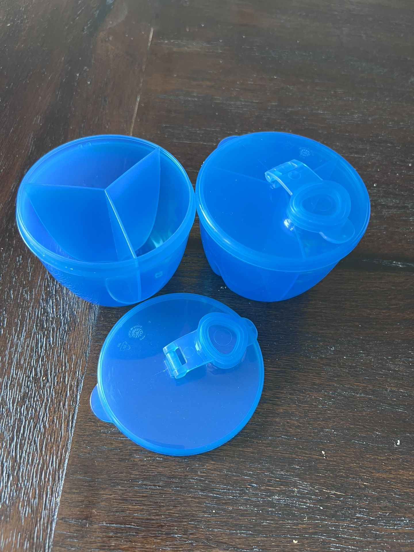 2 Formula Dispensers