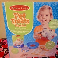 $15 NEW MELISSA & DOUG PET TREATS 