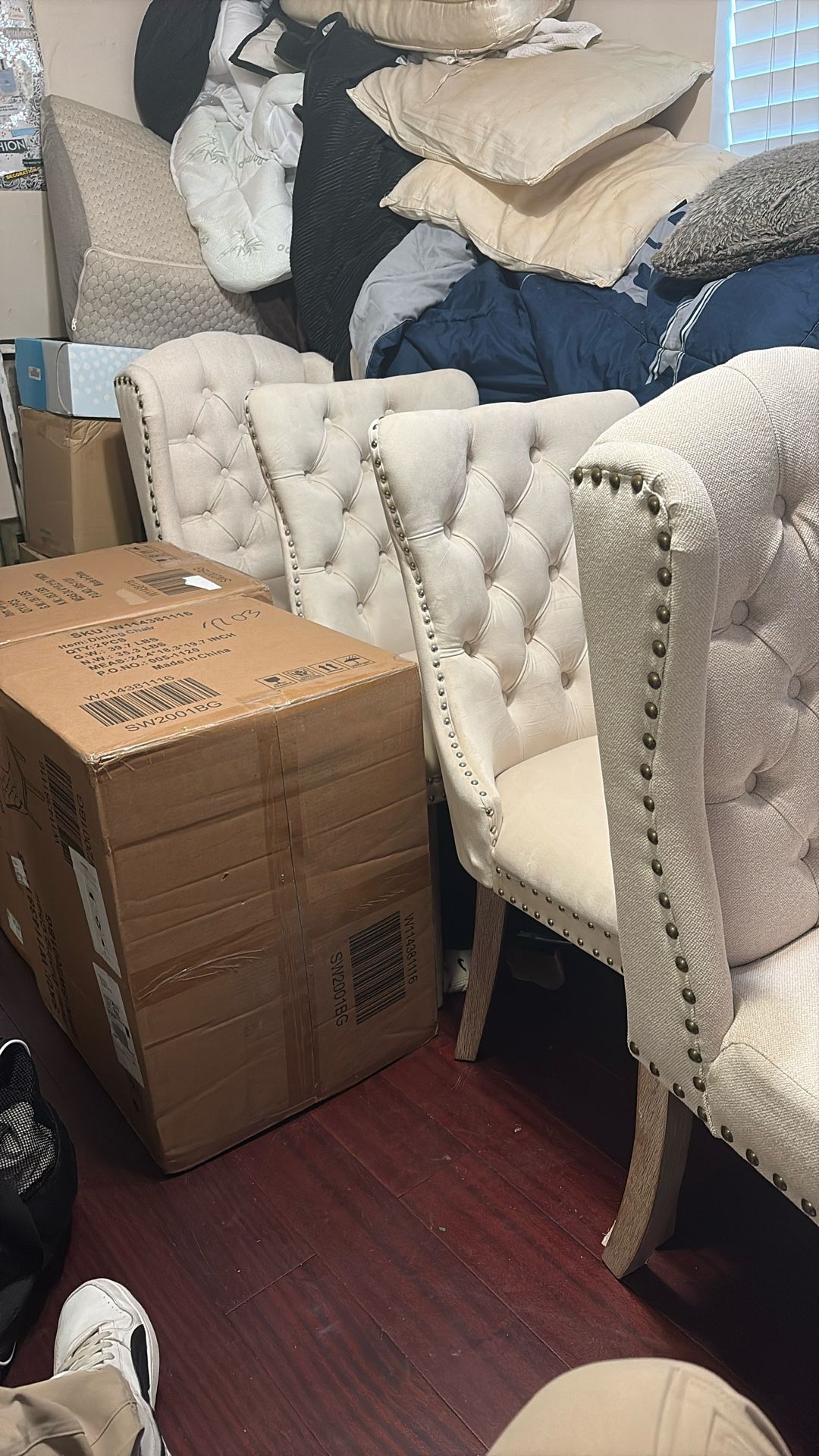 White Dinning Chairs 