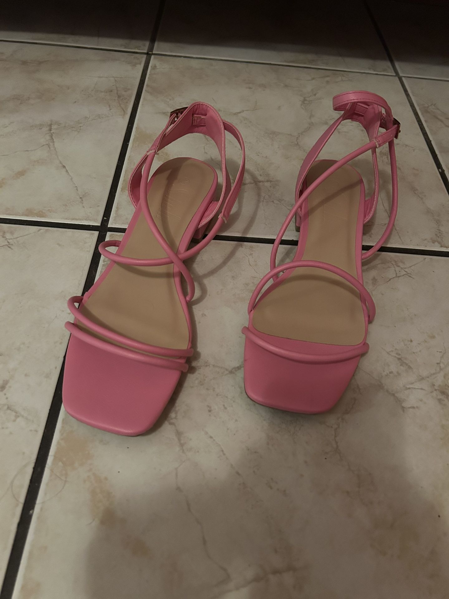 8 1/2 Pink Low Heels