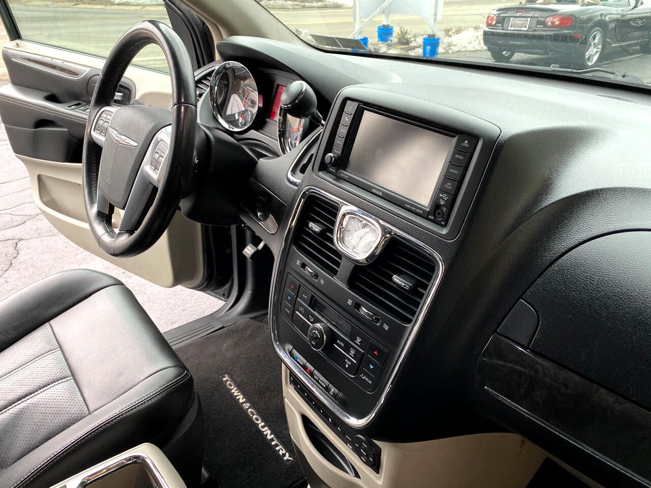 2012 Chrysler Town & Country