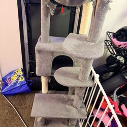 USED cat tree 