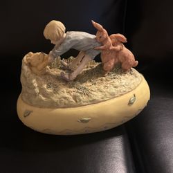 Charpente Winnie The Pooh in a Hole Music Box
