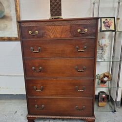 (5) Drawer Vintage Chest of Drawers 4 sale (Bedroom Furniture)(Real Wood)