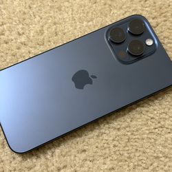 iPhone 15 Pro Max-  256GB - Fully Unlocked