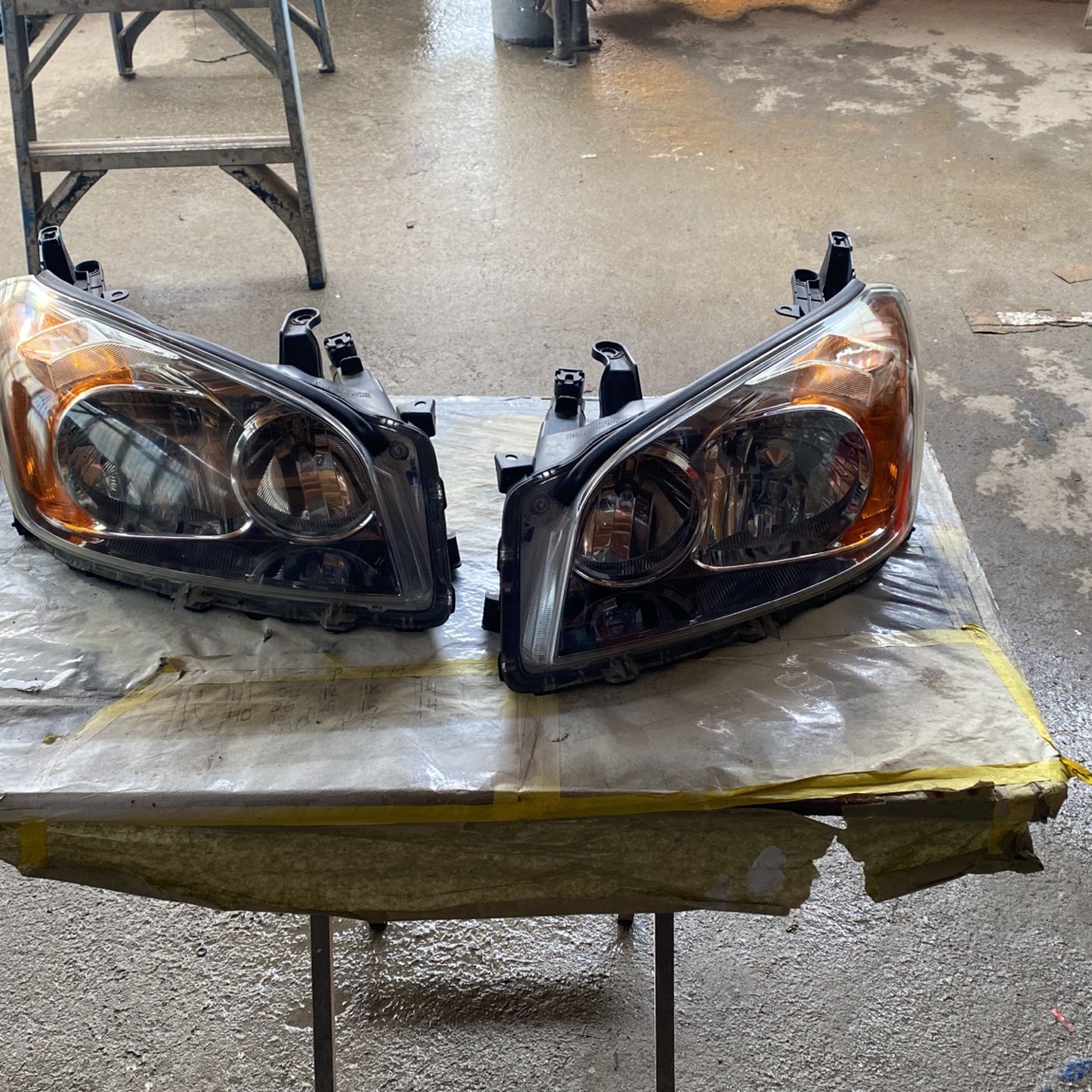 Head Lights For Toyota RAV4