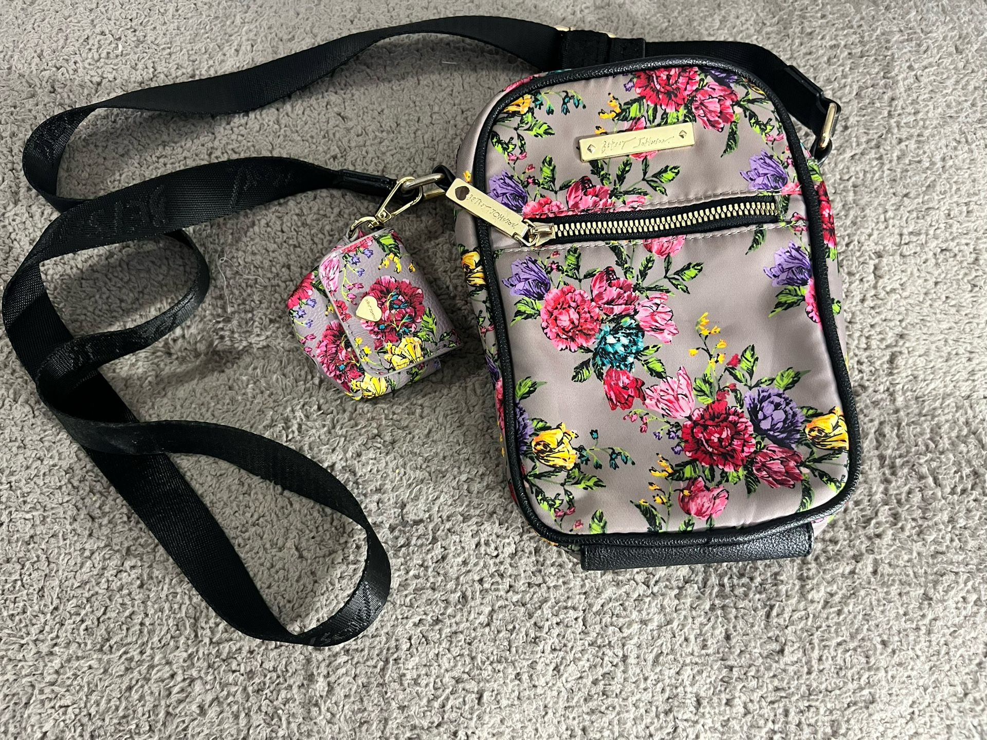 Betsey Johnson Crossbody purse