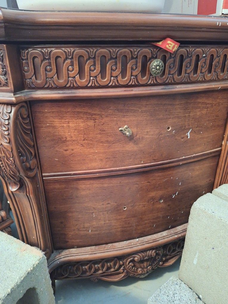 2 Set Of DRESSERS