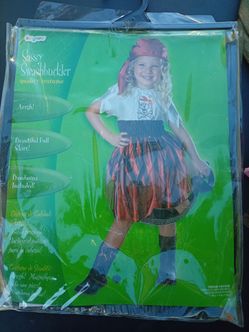 Halloween pirate costume