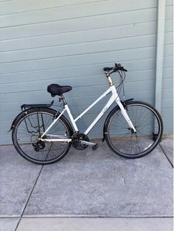 LIV ENCHANT HYBRID BIKE 700cc Wheels