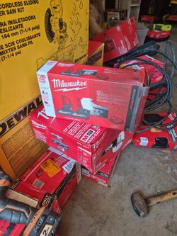 
Milwaukee
M12 12V Lithium-Ion XC High Output 5.0 Ah Battery Pack (2-Pack) Starter Kit with Charger STORE PRICE  $319