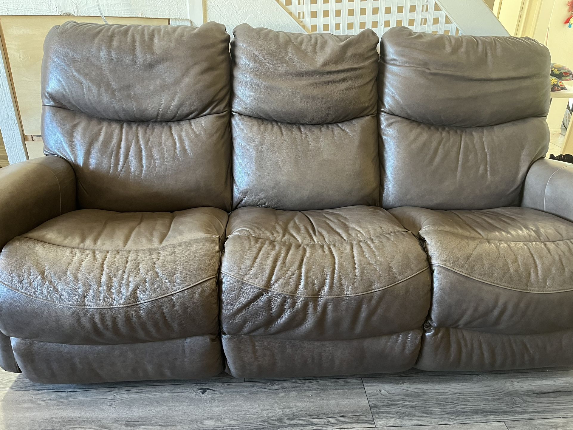 Lazy Boy 3 Seater couch with manual recliner