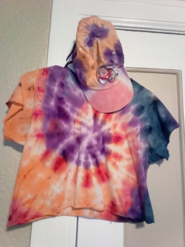 Tie Dye Crop Top/ Fresno State Hat