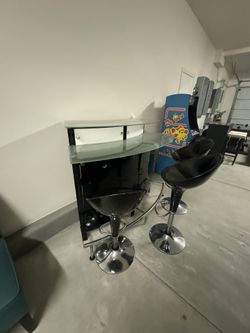 BAR AND 3 stool set 300 obo