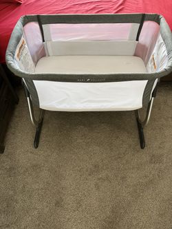 Baby Delight Beside Me Dreamer Bassinet and Bedside Sleeper
