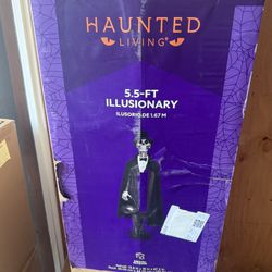 Haunted Living Halloween Statue, The Illusionary Skeleton New In Package