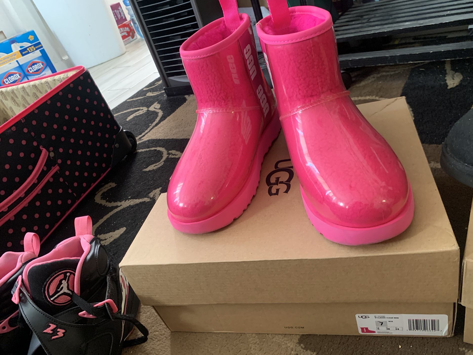 Woman Ugg Boots Size 7 /Ugg Slides/ Jordan 8 Size 7 