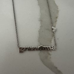 Kendra Scott Grandma necklace