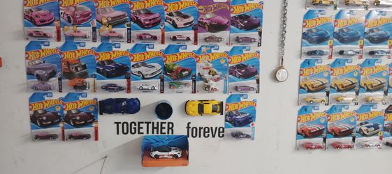 Hot Wheels 1:32 scale