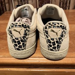 Womens Beige Pumas
