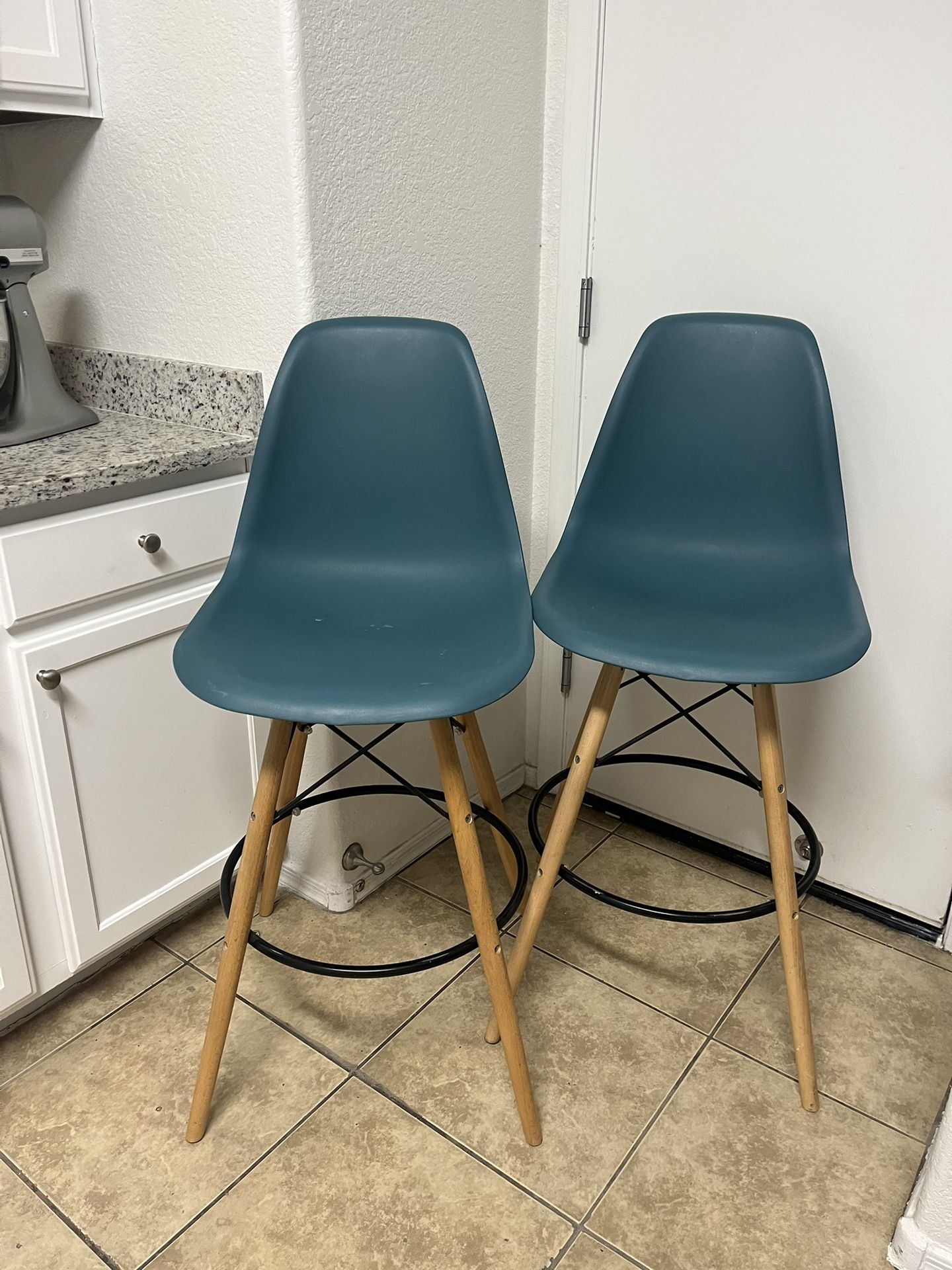 Bar Stools Set