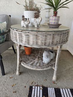 Round Wicker Table with Glass Top