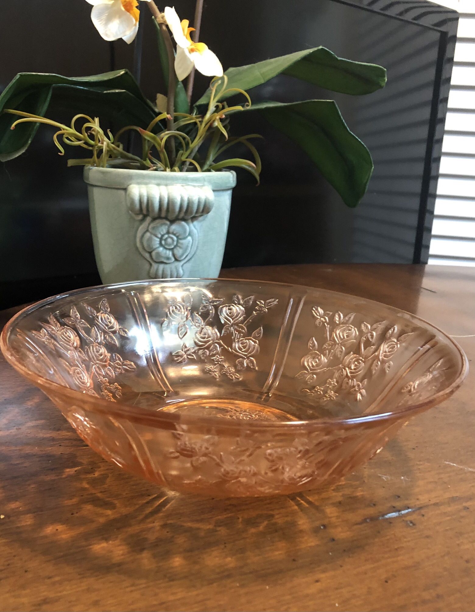 Federal Glass Sharon Cabbage Rose Pink Depression Glass 10 1/4" Salad Bowl