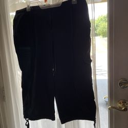 Women’s Capris Black Size - 12 — Nice