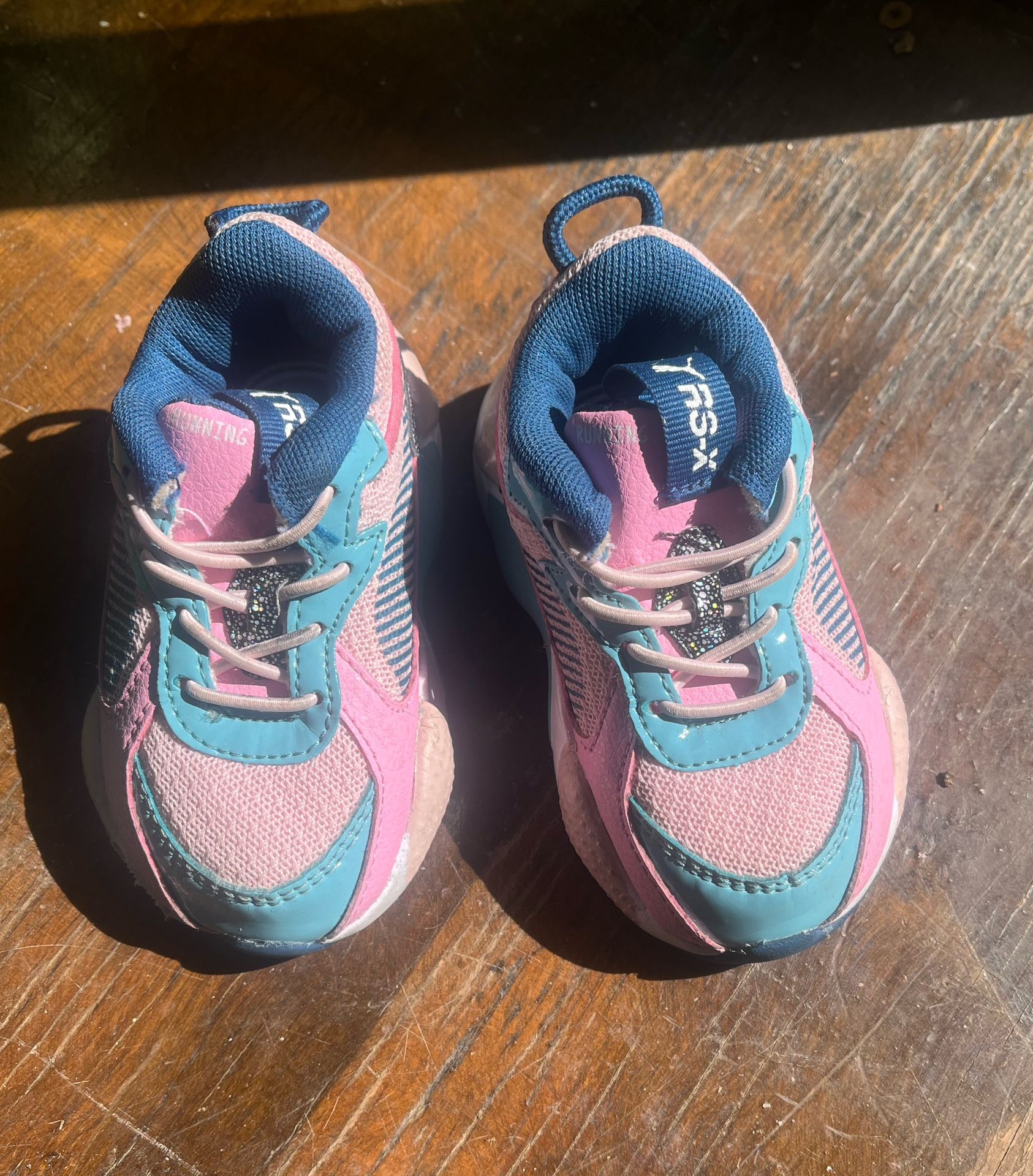 Baby girl Puma Shoes Sz 4