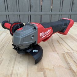 Milwaukee M18 FUEL 18V Lithium-lon Brushless Cordless 4-1/2 in./5 in. Grinder w/Paddle Switch (Tool-