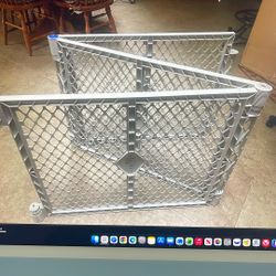 12 Panel Baby-pet Gate. Solid Construction. Panels Are 32w X 26h. 32 feet Total