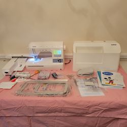 Brother Sewing & Embroidery Disney Machine Innov-is 1250D