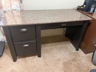 Like new Sauder Samber 54" Desk