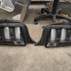 05-09 Mustang Taillights And Headlights 