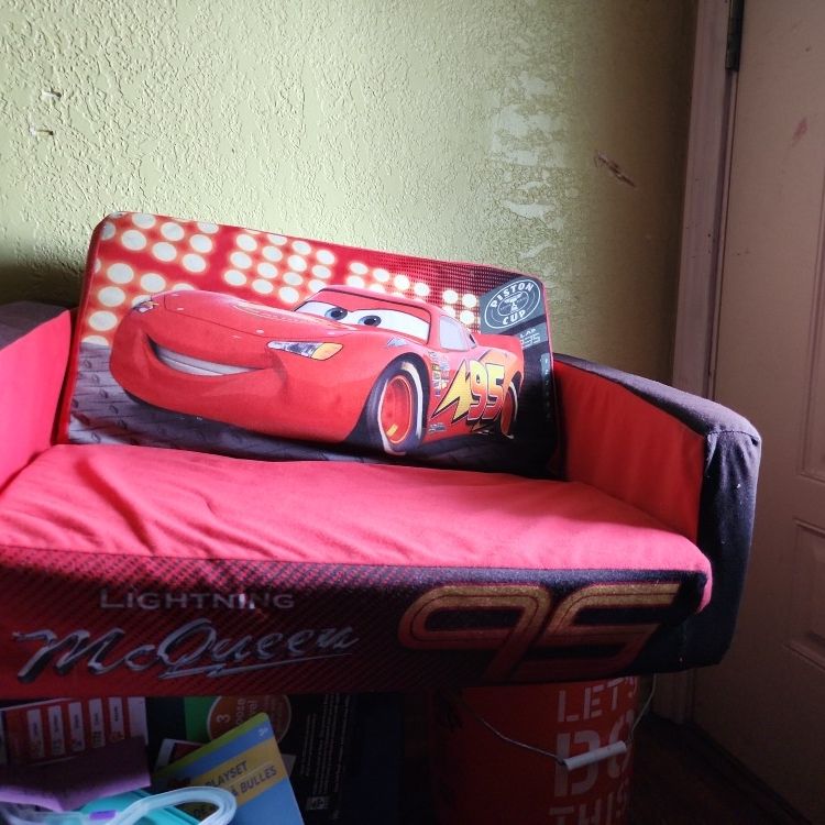Lightning MCqueen Kids Sofa Converts To Lounger for Sale in Edinburg TX OfferUp