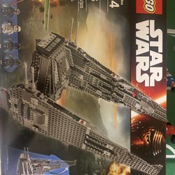 Kylo Ren’s Command Shuttle LEGO