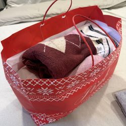 PRELOVED CLOTHES IN GREAT CONDITION 