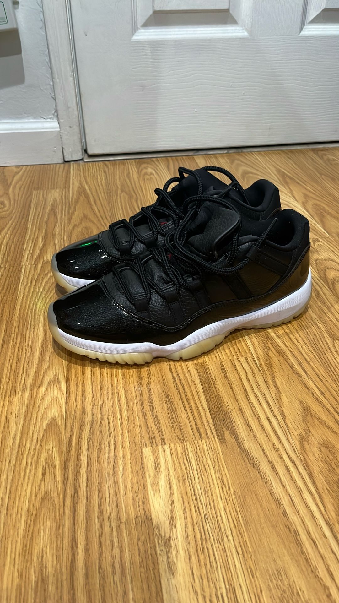 JORDAN SHOES SIZE 10 US MEN