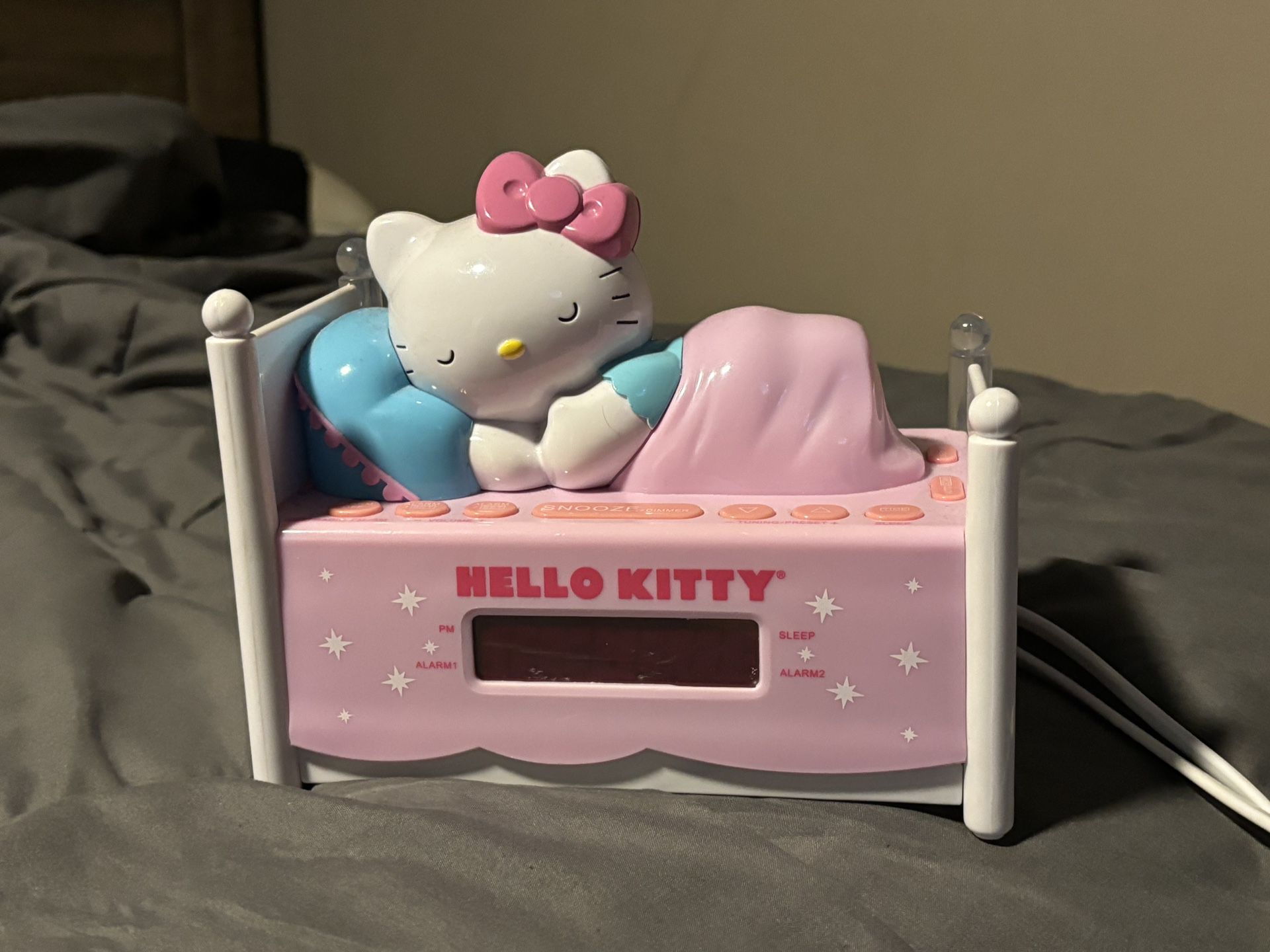 Hello Kitty Clock/Radio