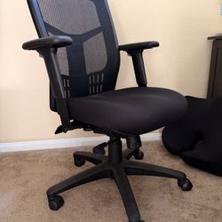 Like New Office Chair Less Than One Year Old