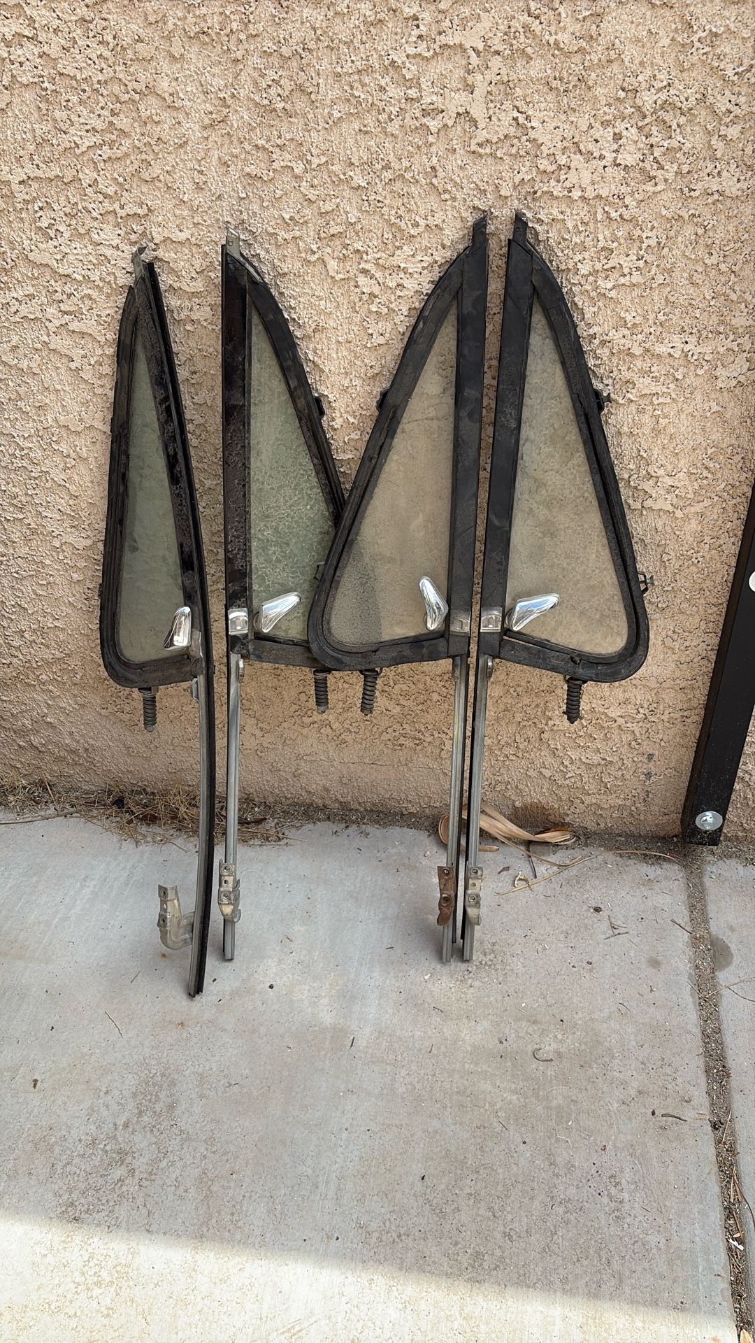 73-87 Square Body Wing Windows