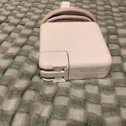 Apple 60W MagSafe Power Adapter