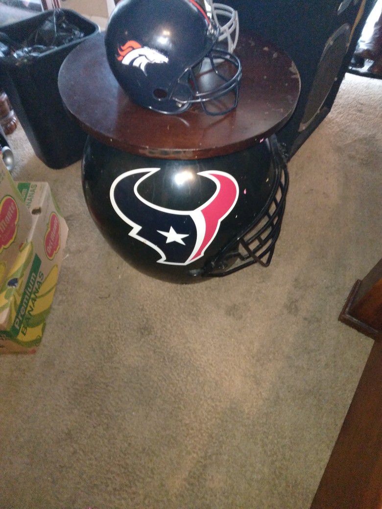 I paint Football helmets & backplates for Sale in Houston, TX - OfferUp