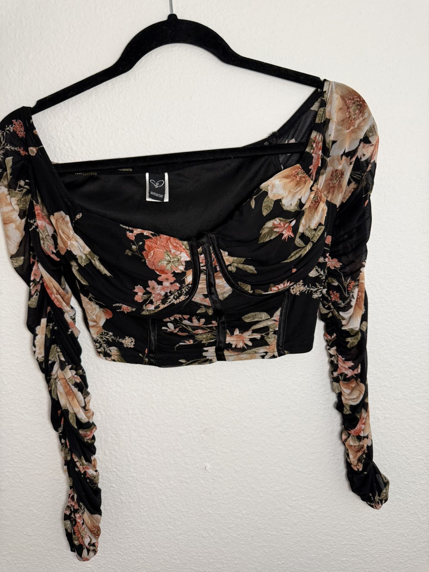 Black Floral Cropped Mesh Sleeve