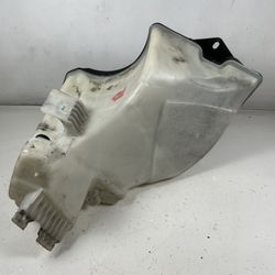 BMW Z4 FRONT WINDSHIELD WASHER FLUID TANK