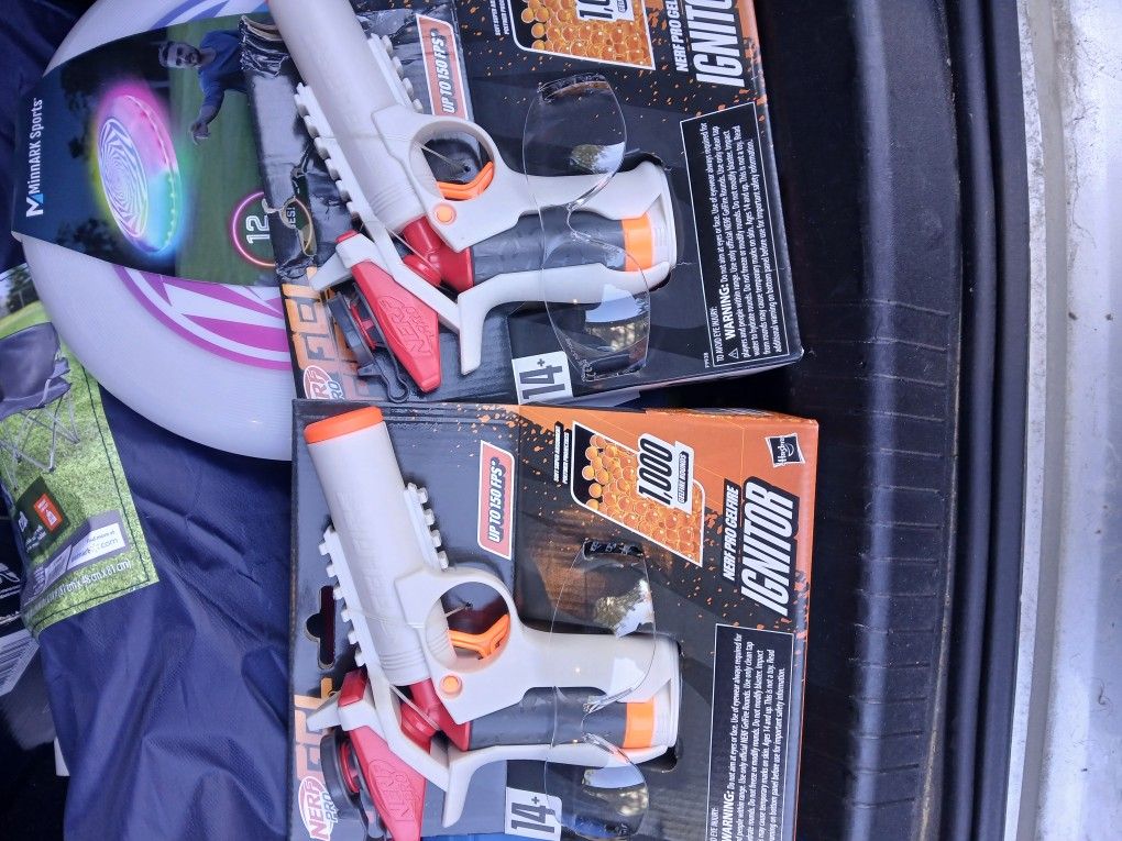 Gel Nerf Water Gun And Gel Pellets.