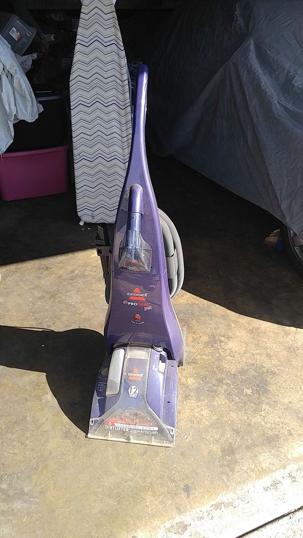 Bissell ProHeat Pet built in heater carpet cleaner 12 amps for Sale in