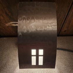 Metal outdoor wall light fixture