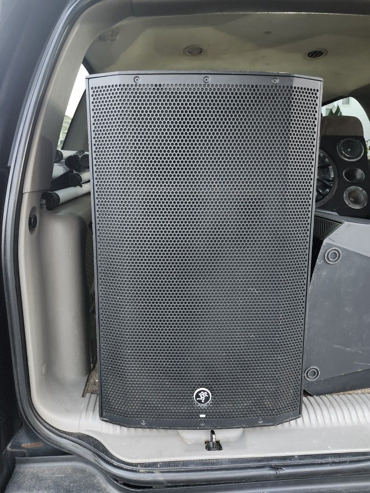 DJ Speakers 